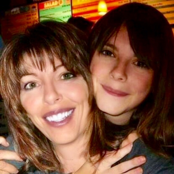 Meet your Posher, Debora - Picture 1 of 1